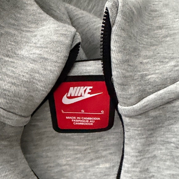 Nike Kids Light Gray Jogger Set - Picture 4 of 4